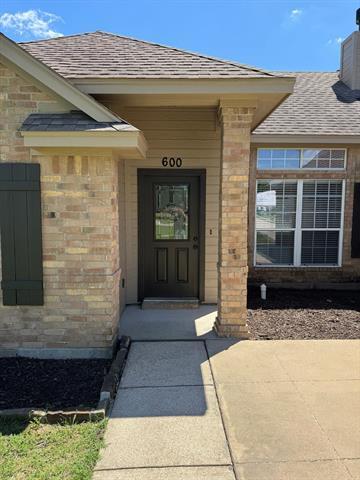 600 Reynolds Rd in Godley, TX - Building Photo - Building Photo