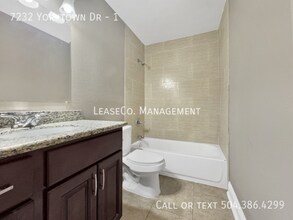 7232 Yorktown Dr in New Orleans, LA - Foto de edificio - Building Photo