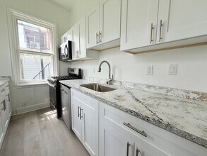 2010 Woodlawn Ave in Wilmington, DE - Building Photo - Building Photo