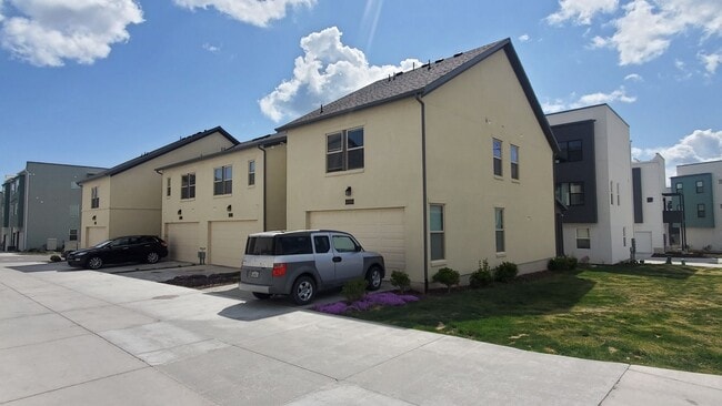 11338 S Willow Walk Dr in South Jordan, UT - Building Photo - Building Photo
