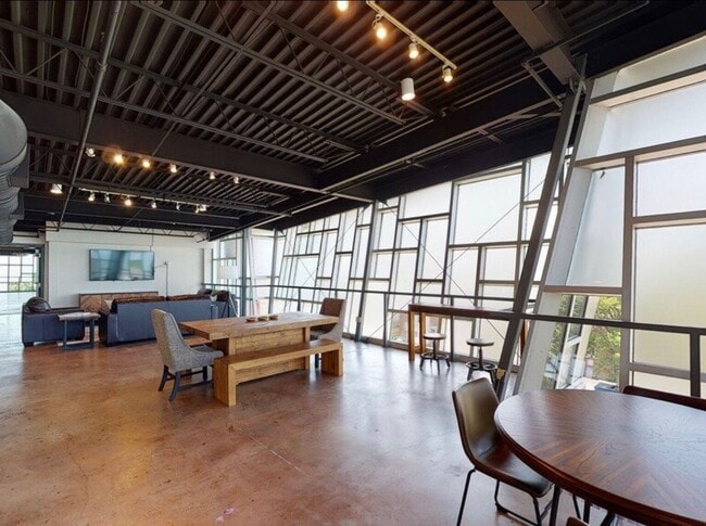 139 N Barksdale St, Unit 201 in Memphis, TN - Building Photo - Building Photo