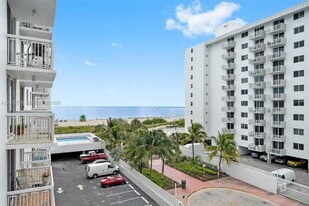 401 Ocean Dr in Miami Beach, FL - Building Photo