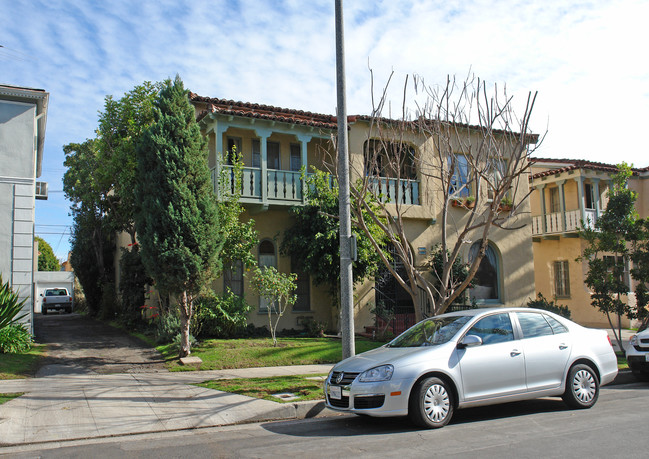 424 N Genesee Ave in Los Angeles, CA - Building Photo - Building Photo