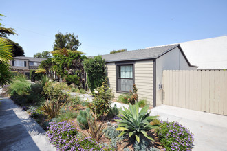 544-560 Glenneyre St in Laguna Beach, CA - Building Photo - Building Photo