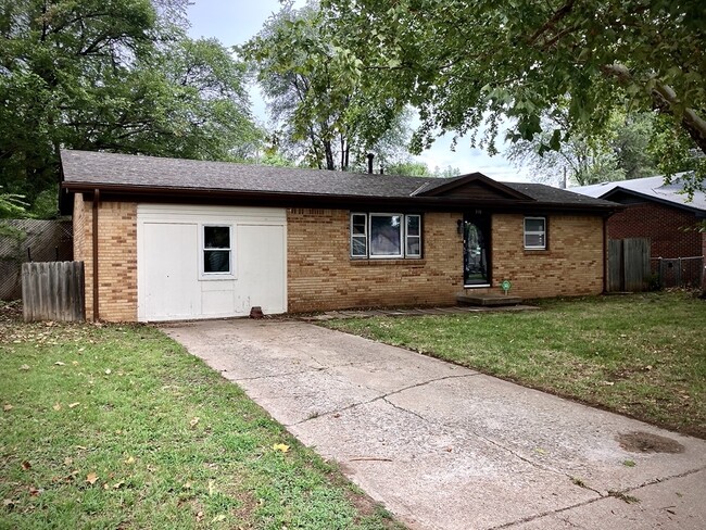 338 W 4th St in Haysville, KS - Building Photo - Building Photo