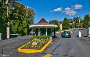 34 Over Ridge Ct in Baltimore, MD - Building Photo - Building Photo