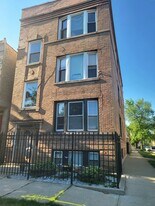 3259 W Potomac Ave, Unit 2 in Chicago, IL - Building Photo