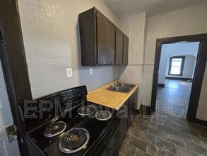 208 Clay St in Waterloo, IA - Building Photo - Building Photo