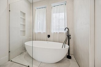 1624 Branard St in Houston, TX - Building Photo - Building Photo