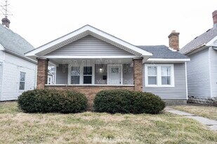 281 N Mount Street in Indianapolis, IN - Building Photo