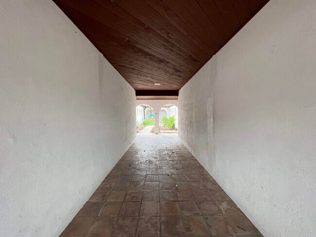 1717 Clark Blvd in Laredo, TX - Building Photo - Building Photo