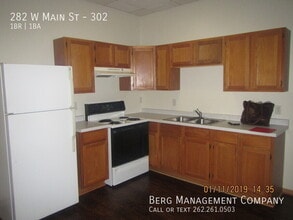 282 W Main St in Waukesha, WI - Building Photo - Building Photo