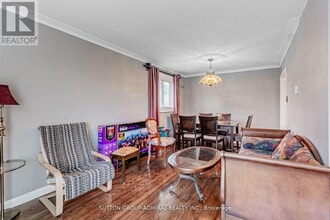 102 Cornwall Rd in Brampton, ON - Building Photo - Building Photo