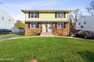 144 New Cedar Ln in Hamilton Township, NJ - Building Photo - Building Photo