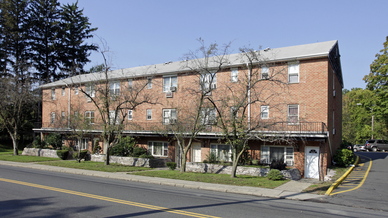 Imperial Gardens in Spring Valley, NY - Building Photo