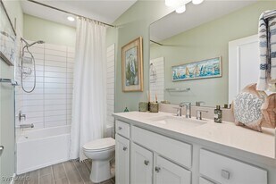 1657 Serena Ave in Naples, FL - Building Photo