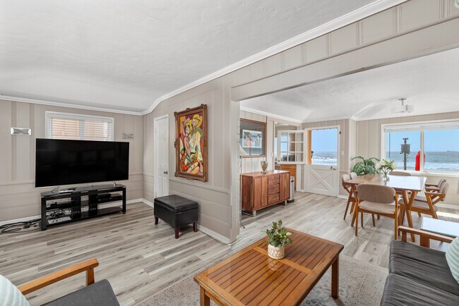 4210 The Strand in Manhattan Beach, CA - Building Photo - Building Photo