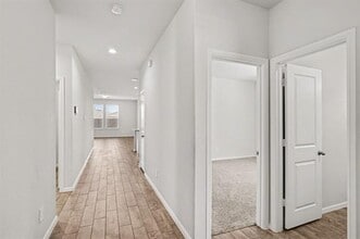 8460 Big Apple Dr in Fort Worth, TX - Building Photo - Building Photo