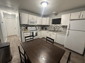 606 Holiday Rd, Unit # A in North Pole, AK - Building Photo - Building Photo