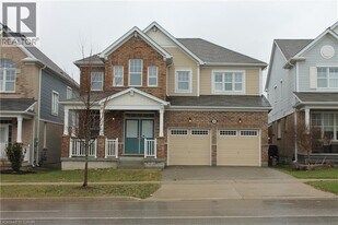 40 Compass Trail in Cambridge, ON - Building Photo