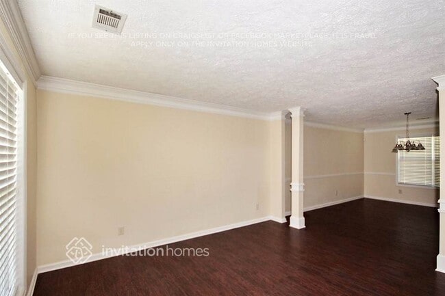 6521 Carriage Ln in Stone Mountain, GA - Building Photo - Building Photo