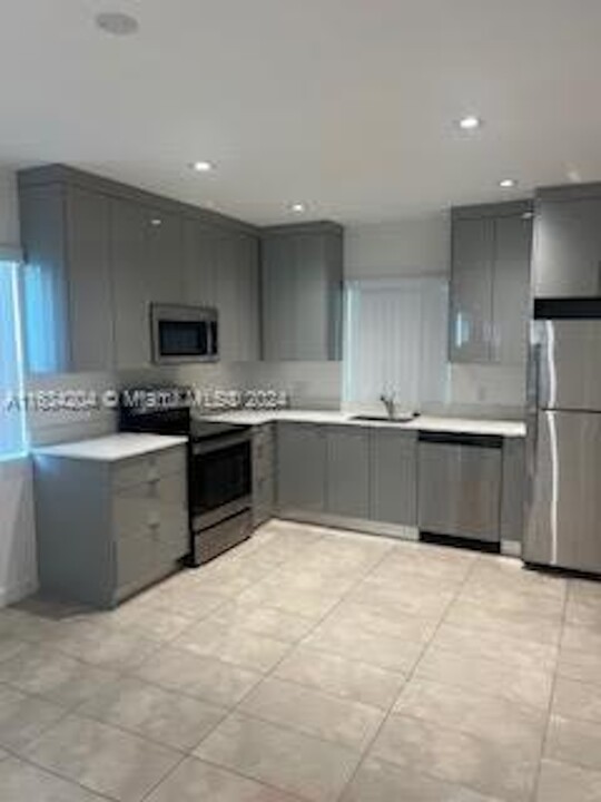 2331 SW 58th Ave, Unit 2331 in Miami, FL - Building Photo