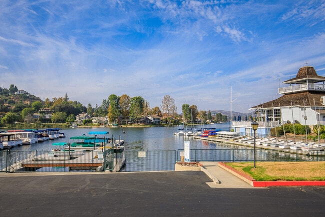 property at 3709 Summershore Ln