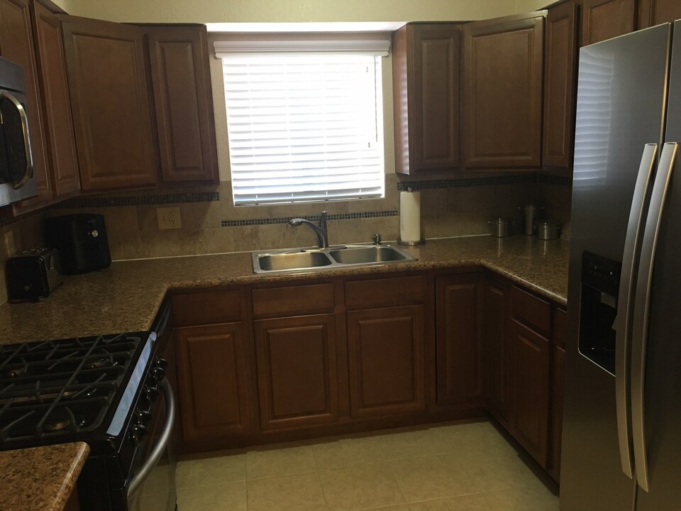 3577 Red Sails Dr in El Paso, TX - Foto de edificio