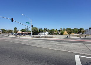 Main Street Plaza Apartments in Roseville, CA - Building Photo - Building Photo