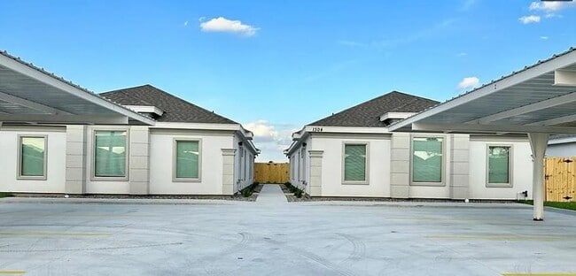 property at 1504 Shavano Dr