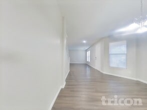 26011 N Sandstone Way in Surprise, AZ - Foto de edificio - Building Photo