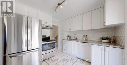 60 Beacham Crescent in Toronto, ON - Building Photo - Building Photo