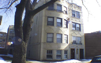 4015-4017 N Troy St Apartamentos