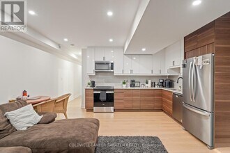 31 Commanda Wy in Ottawa, ON - Building Photo - Building Photo