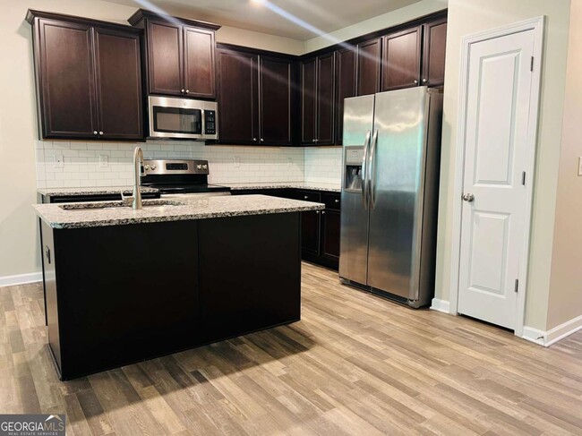 4957 Elm Brook Dr in Atlanta, GA - Building Photo - Building Photo