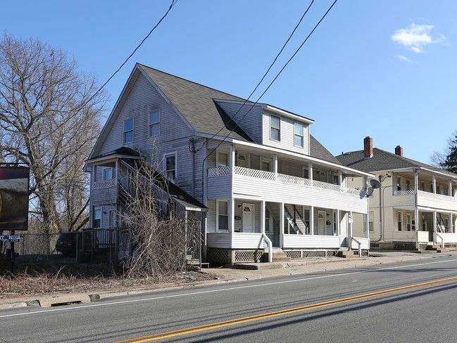 81 Norwich Ave in Norwich, CT - Building Photo - Building Photo