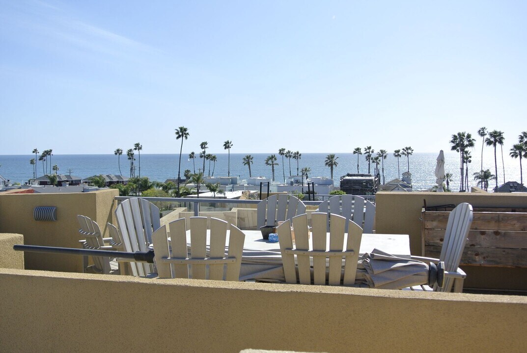 495 S Cleveland St in Oceanside, CA - Building Photo