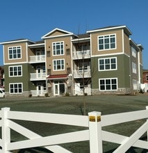 Essex Station Apartments in Essex, CT - Building Photo - Building Photo