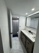 13715 Kendale Lakes Cir, Unit PH-A1 in Miami, FL - Building Photo - Building Photo