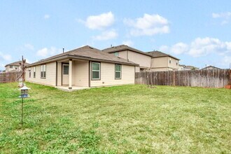 3264 Onion Crk in San Antonio, TX - Building Photo - Building Photo