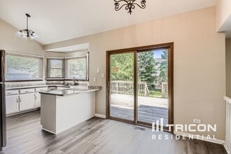 1414 Lakewood Dr in Joliet, IL - Building Photo - Building Photo