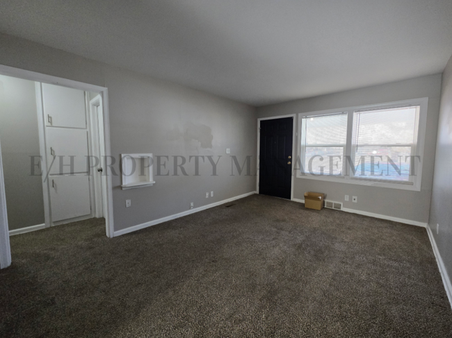 property at 2044 S Pinecrest St