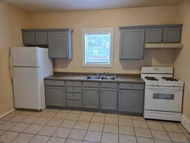 2210 N Penn Ave in Minneapolis, MN - Building Photo