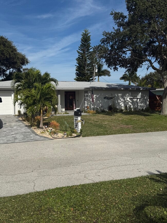 property at 415 N Shore Dr