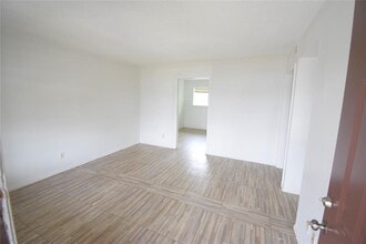 4353 Brinkley St in Houston, TX - Building Photo - Building Photo