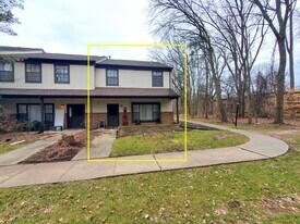 1130 Staghorn Dr in North Brunswick, NJ - Building Photo