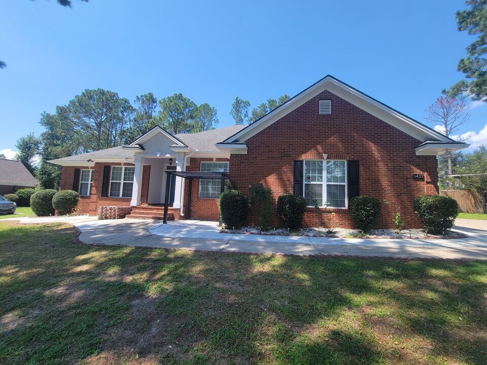 5417 Baobab Ln in Lake Park, GA - Foto de edificio
