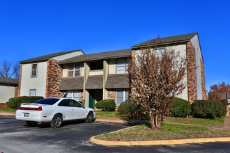 Quorum Condominiums in Norman, OK - Building Photo - Building Photo