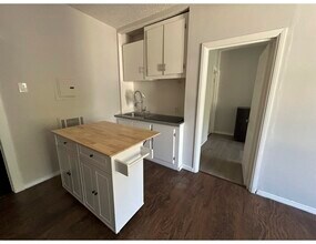 1725 Glendale Blvd, Unit #4 in Los Angeles, CA - Foto de edificio - Building Photo