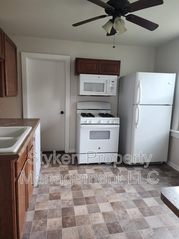 142 N Fulton Ave in Bradley, IL - Building Photo - Building Photo